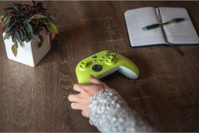 Xbox Kontroler Bezprzewodowy, Wersja Specjalna Nocturnal Vapor do Konsoli Xbox Series X|S, Xbox One i Urządzeń z Systemem